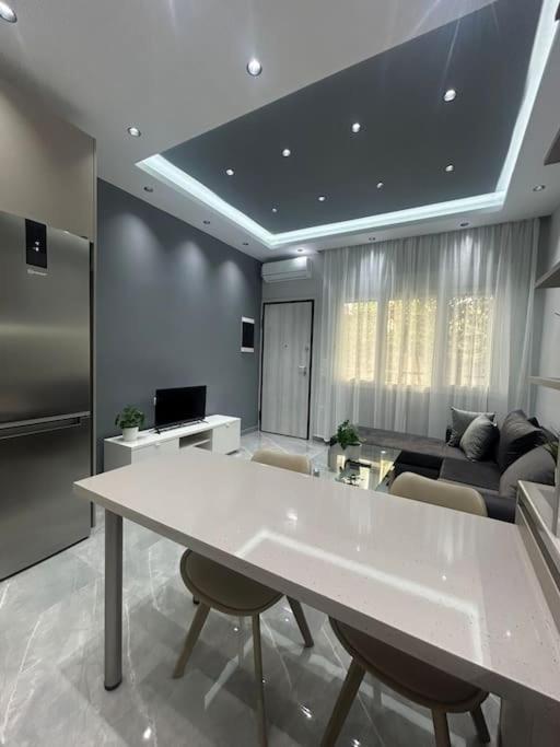 Luxury Apt 5Min To Metro Nikaia Piraeus Exterior photo