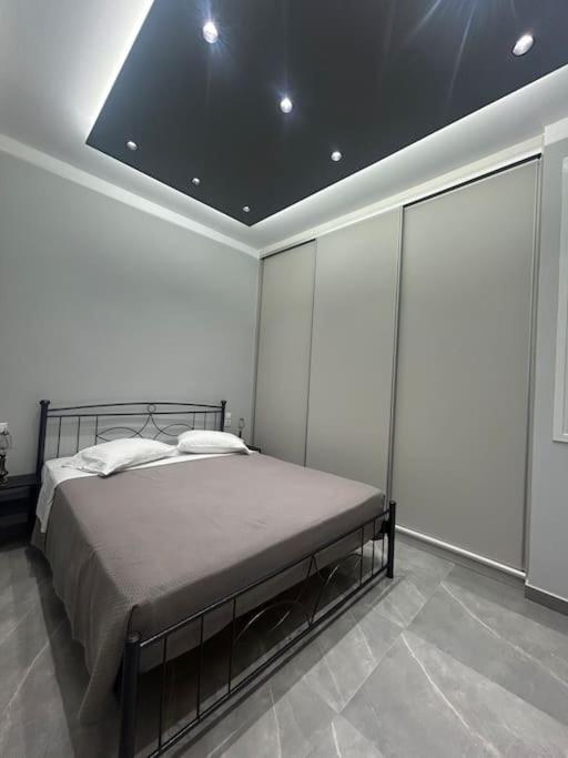 Luxury Apt 5Min To Metro Nikaia Piraeus Exterior photo