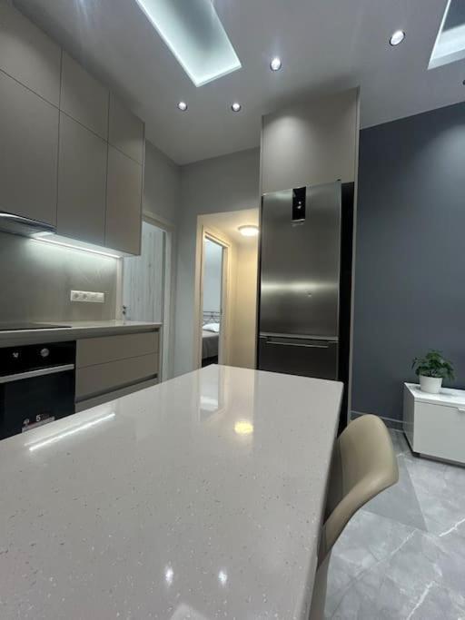 Luxury Apt 5Min To Metro Nikaia Piraeus Exterior photo